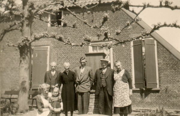 Familie Vrieze vd Spalle - zelhemseweg 3 (Foto: collectie Fam. Levers)