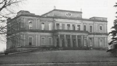 Het beschadigde kasteel Enghuizen (Foto: Oudheidk. Ver. 'De Graafschap'/Staring Instituut).