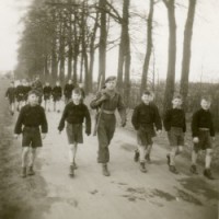 Op verkenning in de omgeving van het kamp (ca. 1951)