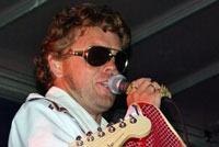 Bjorn Gosselink als 'Elvis'