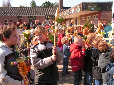 Palmpaasoptocht in Hummelo