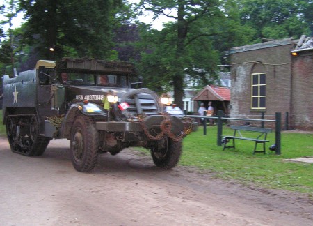 Openluchtspel 'Nie-jer wetse fratsen' in Hummelo