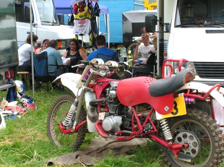 NK motorcrosswedstrijd voor oldtimer crossmotoren op cross circuit de Heksenpas