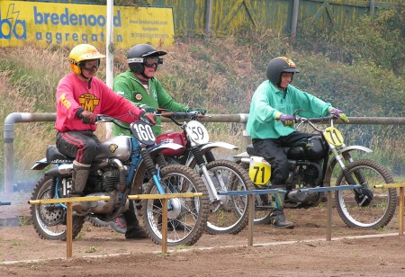 NK motorcrosswedstrijd voor oldtimer crossmotoren op cross circuit de Heksenpas