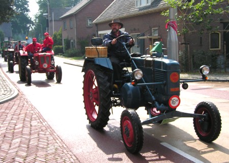 Keppeltoertocht voor oldtimertractoren (27-08-2006)