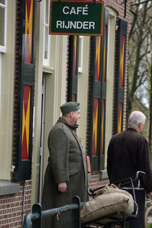 Filmopnamen 'In het Vuur van de Storm' door Virogo bij café 't Wapen van Heeckeren in Hummelo (5-4-2008).