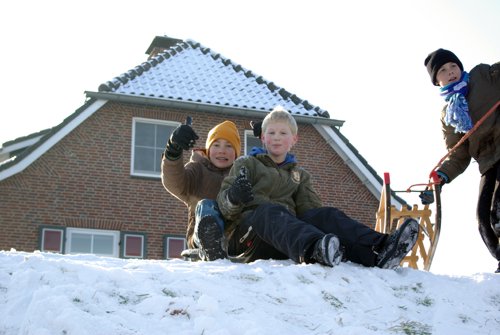 Schaatsen op de Weppel in Hummelo: Ok veur auto's...