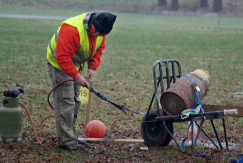 Carbidschieten op oudejaarsdag in Hummelo