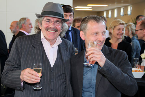 Onthulling van het schilderij van Normaal door kunstenaar Sam Drukker en Bennie Jolink