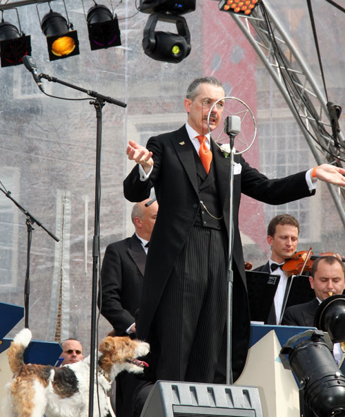 Henry de Winter en zijn hond Bobbie (Jazztime at the Keppel Castle 2011)