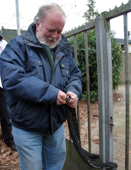 Jan van Dillen sluit het H&K terrein in Hoog-Keppel. De verhuizing van HC'03 naar Drempt is een feit.