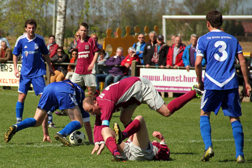 HC'03-RPPSC: HC'03 wint en promoveert naar de derde klasse