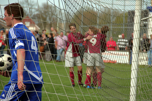 HC'03-RPPSC: HC'03 wint en promoveert naar de derde klasse