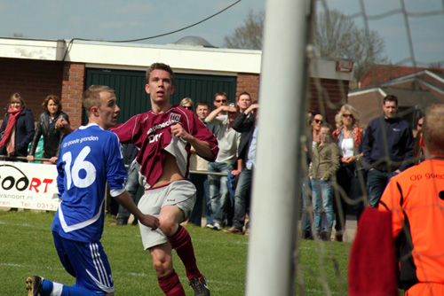 HC'03-RPPSC: HC'03 wint en promoveert naar de derde klasse