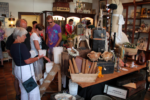 Brocante markt tijdens Vive la France in Hummelo