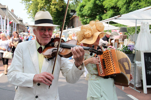 Brocante markt tijdens Vive la France in Hummelo