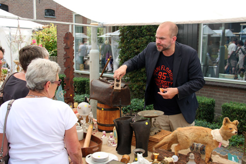 Brocante markt tijdens Vive la France in Hummelo