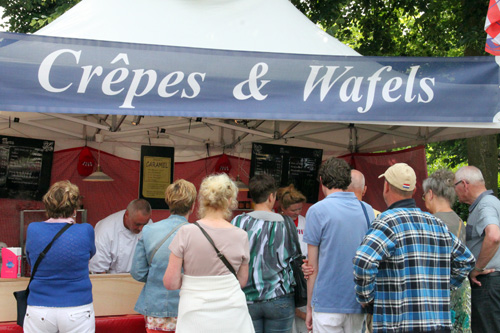 Brocante markt tijdens Vive la France in Hummelo