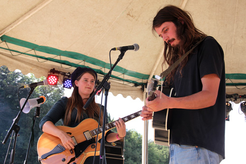 Mañana Mañana in Hummelo: singer songwriter Leonie Evans