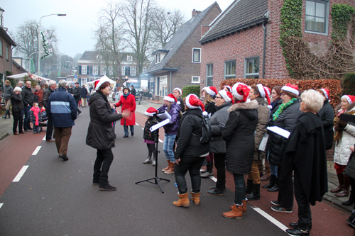 Kerstmarkt in de Dorpsstraat in Hummelo