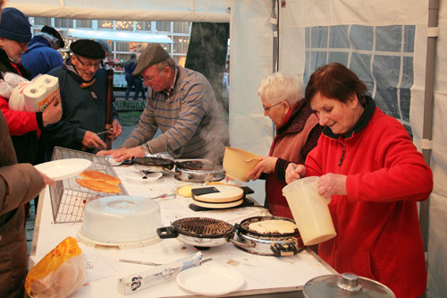 Kerstmarkt in de Dorpsstraat in Hummelo