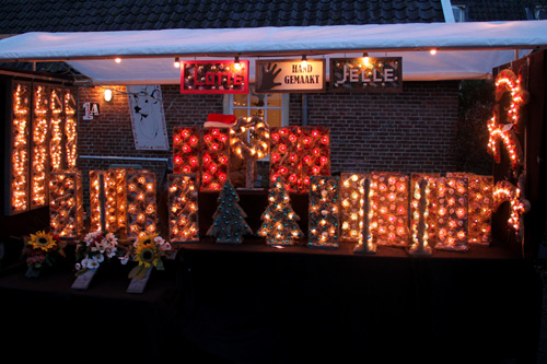 Kerstmarkt in de Dorpsstraat in Hummelo