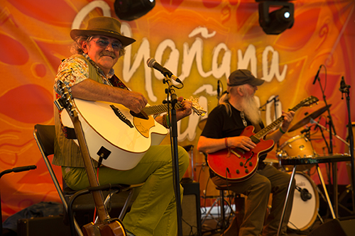 Bennie Jolink met De Pensionados tijdens festival Mañana Mañana 2016 in Hummelo