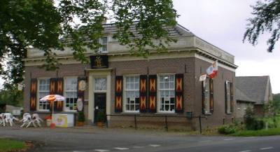 Café Het Wapen van Heeckeren (Foto: Harold Pelgrom, 2002)